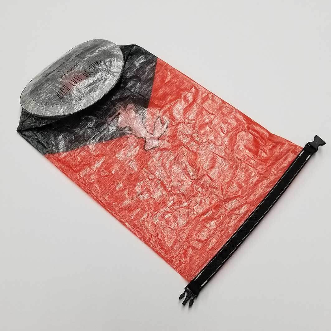 HIGH TAIL DESIGNS Small Ultralight Roll-Top Stuff Sack - Image 7