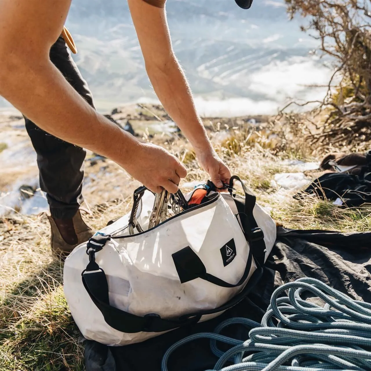 Hyperlite Mountain Gear Approach Duffel 30L - Image 8