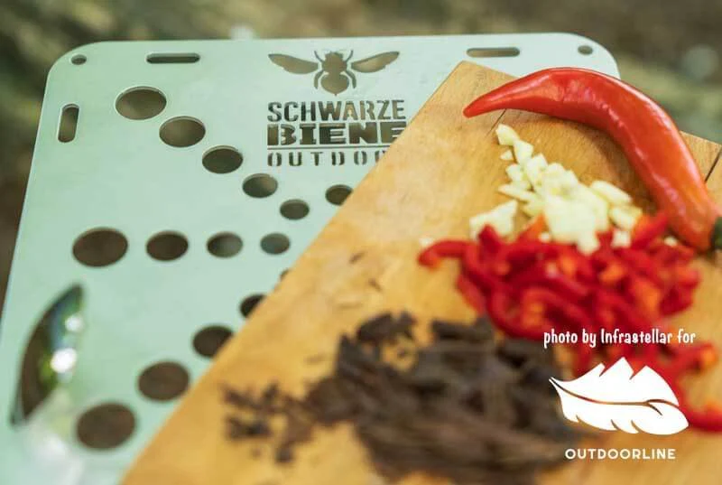 SCHWARZE BIENE Big Mama Table - Image 7