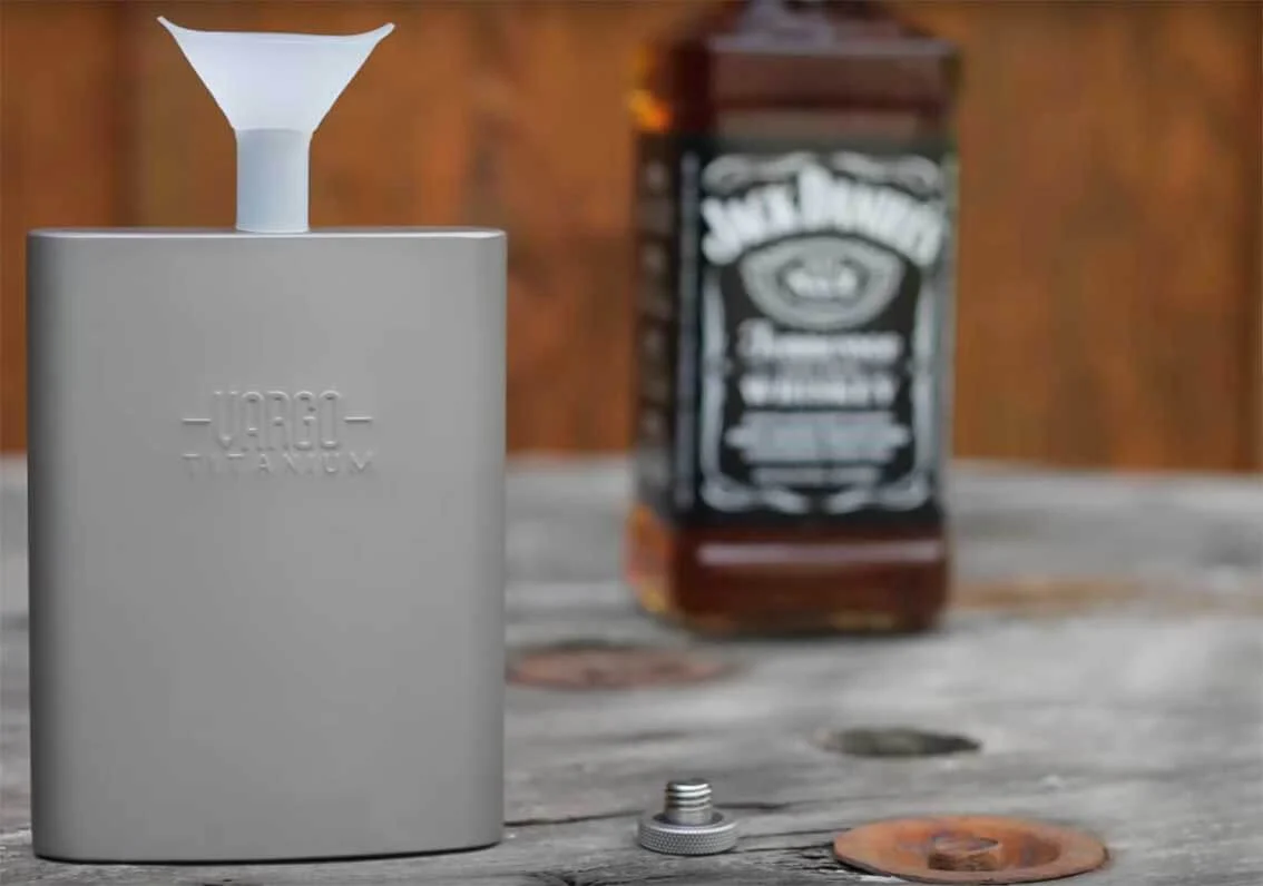 VARGO Titanium Funnel Flask - Image 4
