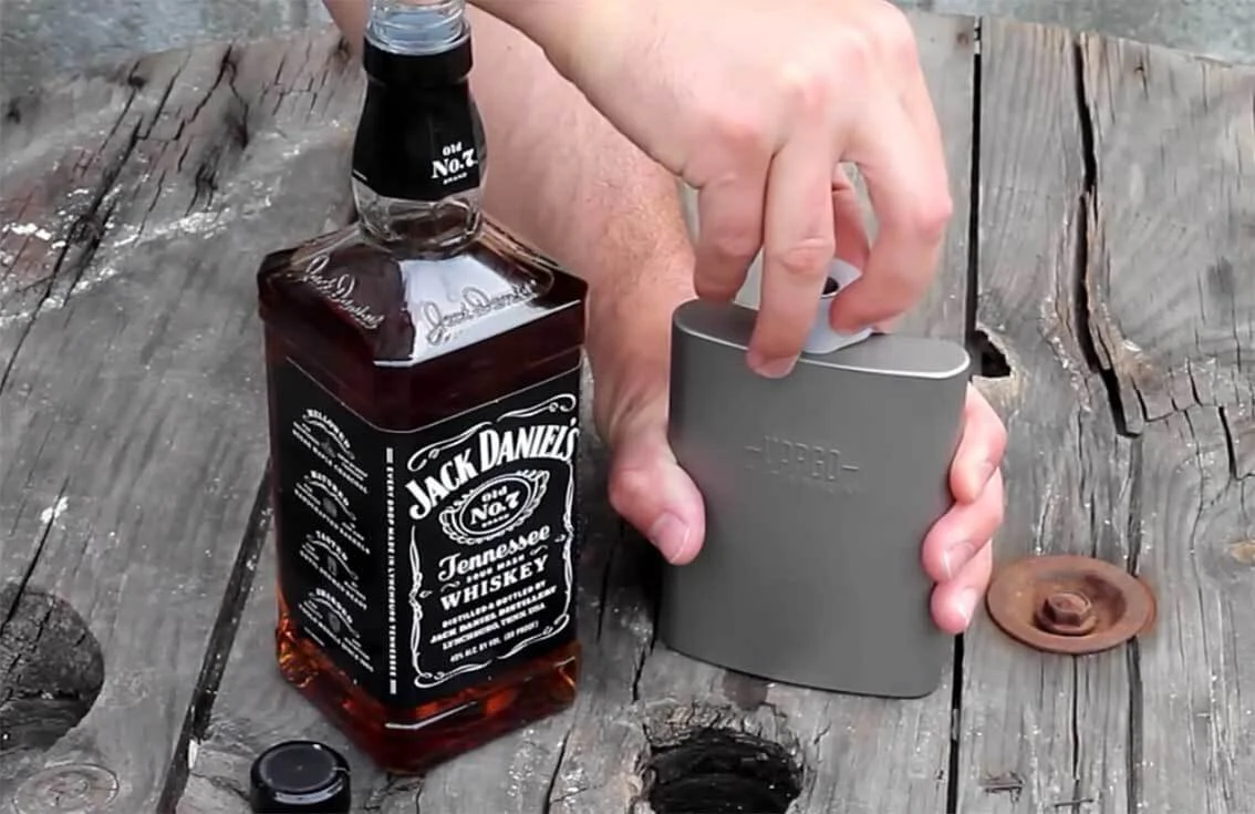 VARGO Titanium Funnel Flask - Image 7