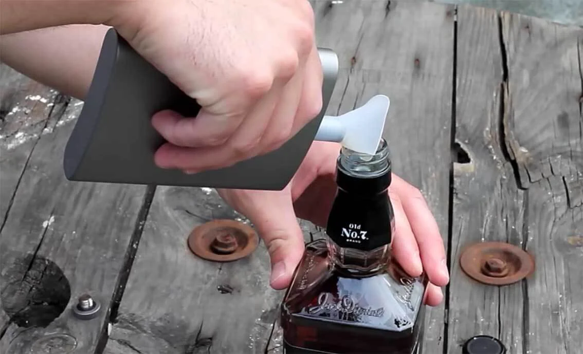 VARGO Titanium Funnel Flask - Image 9